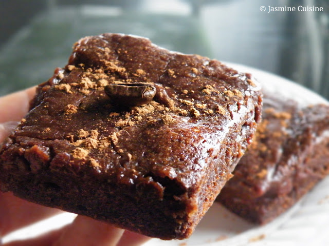 Brownies mi-cuits au café (véganes) avec Mama Yo!